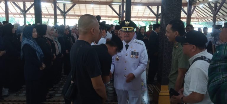 Bupati  Cirebon Imron Rosadi Resmi Melantik Pejabat Pimpinan Tinggi Pratama, Administrator, Pengawas dan Fungsional di Lingkungan Pemerintah Kabupaten Cirebon Tahun 2026
