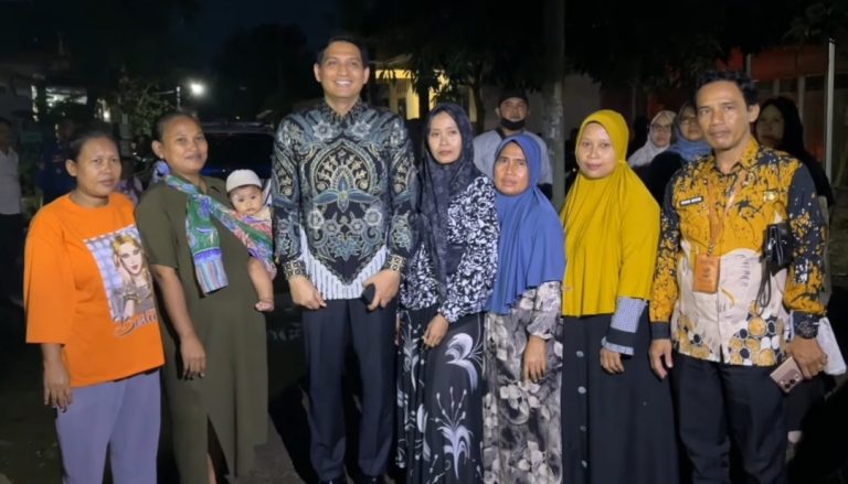 Respon Cepat Bencana, Bupati Lucky Hakim Tinjau Lokasi Puting Beliung di Indramayu