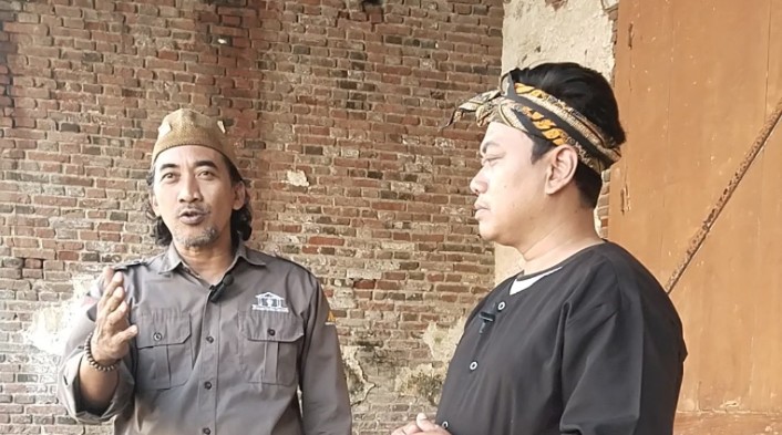 Menyisir Jejak Niaga yang Terkikis: Nasib Deretan Gudang Pecinan di Tepian Sungai Cimanuk