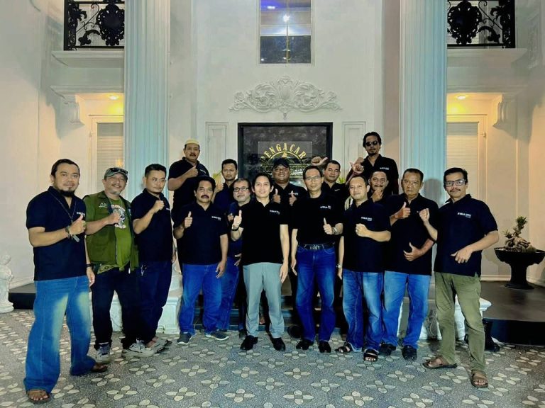 Eratkan Tali Silaturahmi, Kantor Pengacara Toni, S.H., M.H. Gelar Buka Puasa Bersama Paralegal di Istana Wismajati Indramayu