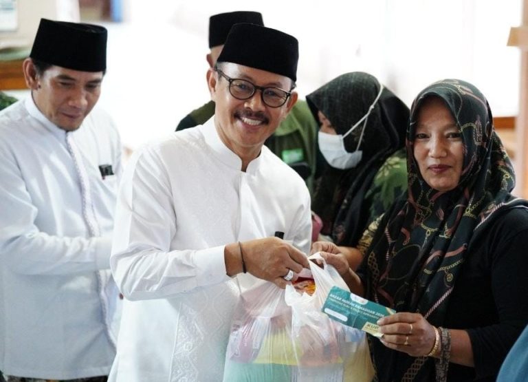 Perkuat Solidaritas di Bulan Suci, Wakil Bupati Syaefudin Hadiri Bazar Ramadan di Desa Jengkok