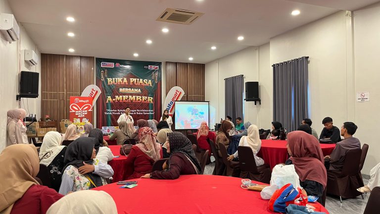 Apresiasi Loyalitas Pelanggan, Alfamart Gelar Bukber di Puluhan Kota