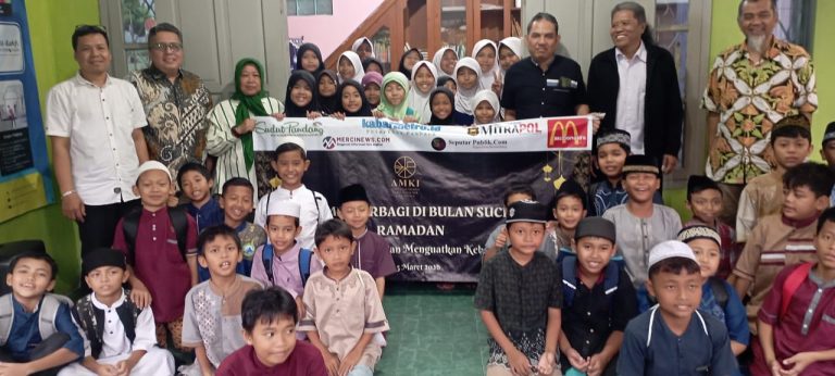 AMKI Pusat Berbagi Kebahagiaan Ramadan Bersama Anak Yatim di Yayasan Al-Kahfi