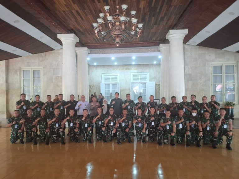 Bupati Lucky Hakim Sambut Rombongan Pasis Dikreg LXVII SESKOAD di Pendopo Indramayu